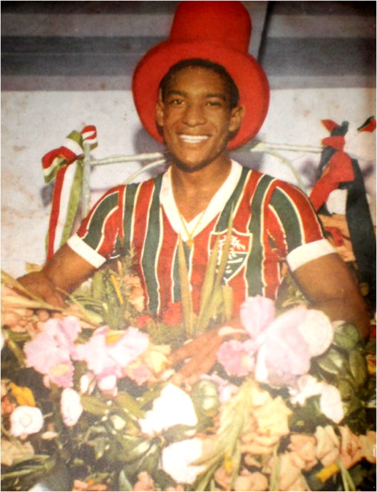 Waldo caracterizado com a tradicional cartola tricolor. Crédito: revista Manchete Esportiva número 89.